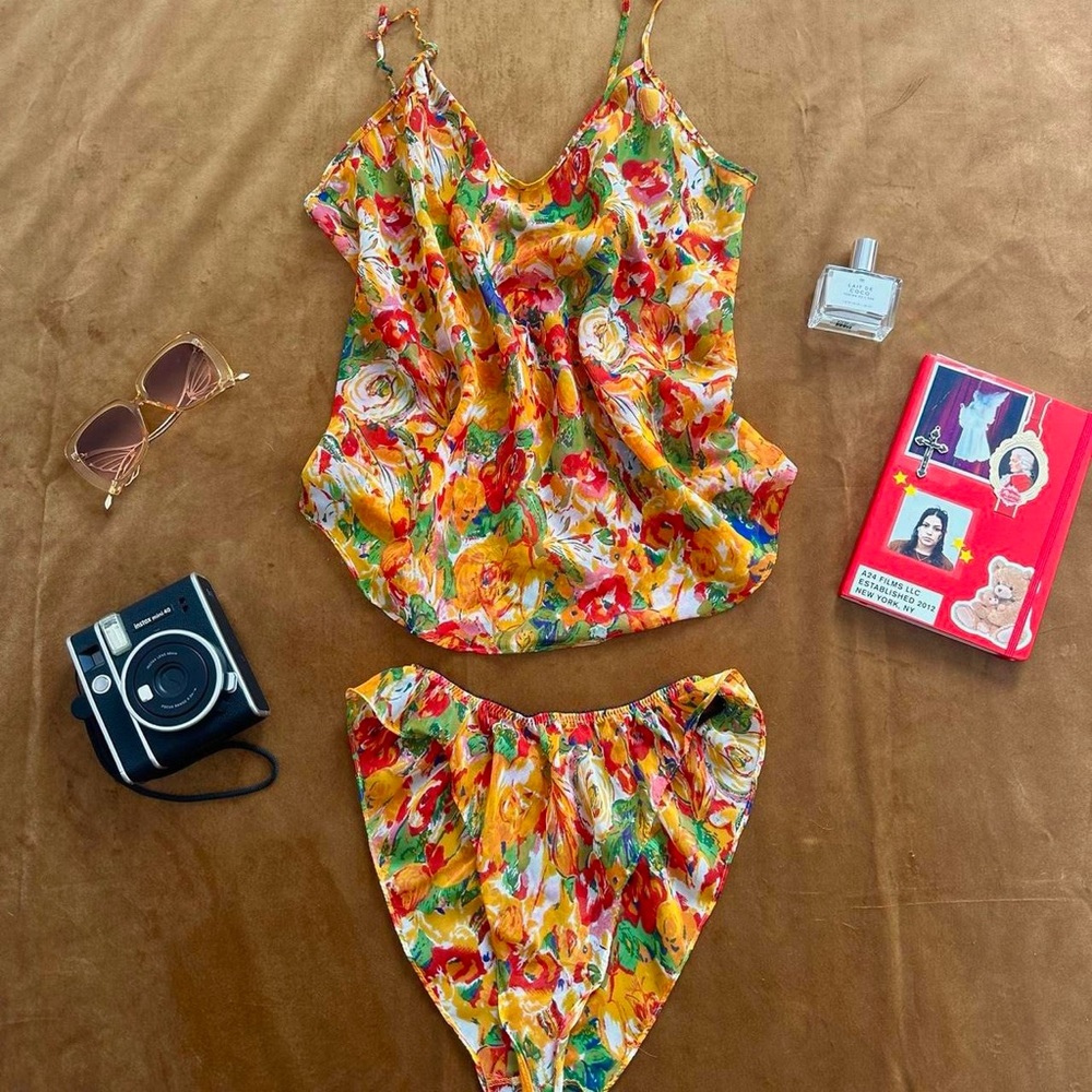 🍑 VINTAGE FLORAL PAINTING PRINT  CAMISOLE 2 PIECE 🍑